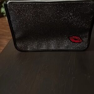 Elegant Black Glitter Clutch with Red Lip Detail